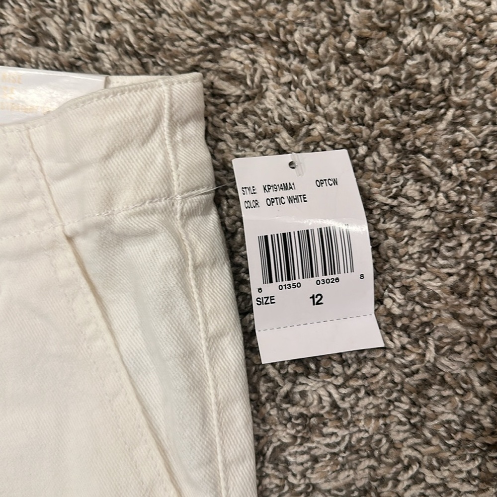 Kut From The Kloth Reece Mid Rise Cropped Jeans in Optic White - Picture 4 of 8